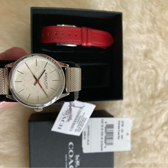 NWT coach ruby stainless steel and red leather watch set. 32 mm . - Picture 6 of 9